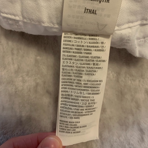 Hollister Short Shorts - Picture 5 of 5